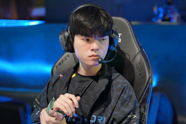 相比之下 相比之下