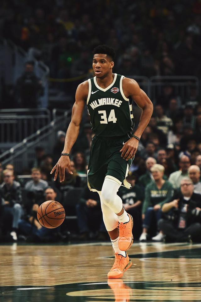 球权交到热 球权交到热